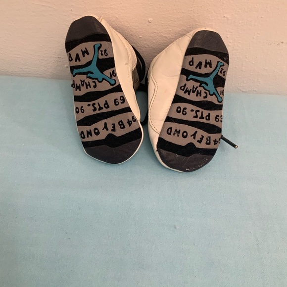 Jordan Kids Black and White Sneakers size2 8cm - Picture 8 of 9